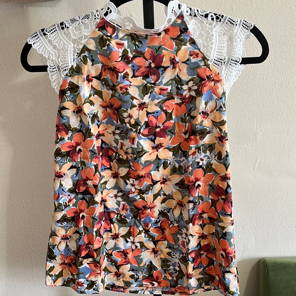 Flower print palace shoulder top
